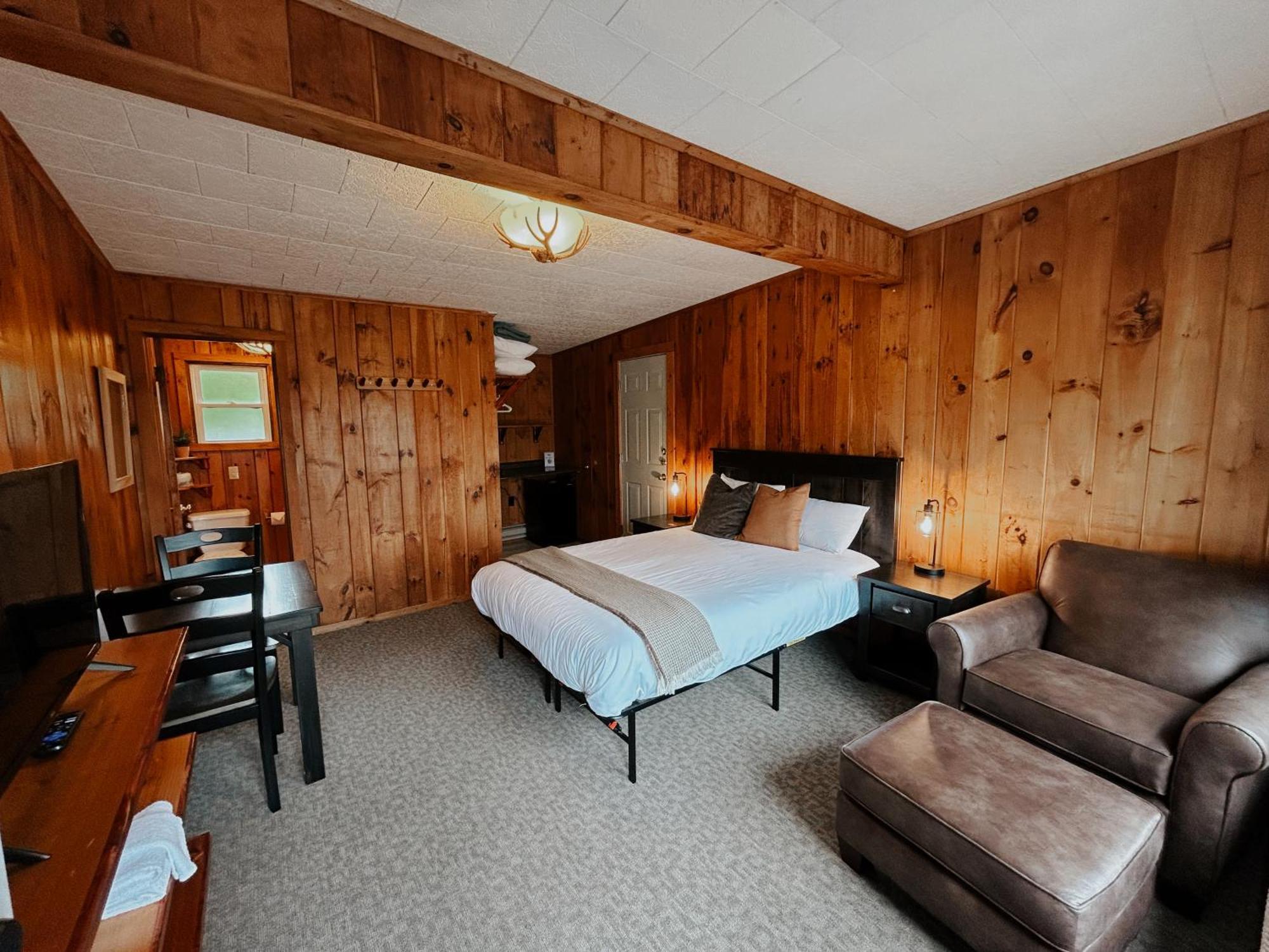 Waters Edge Lodge Lake George Exterior photo