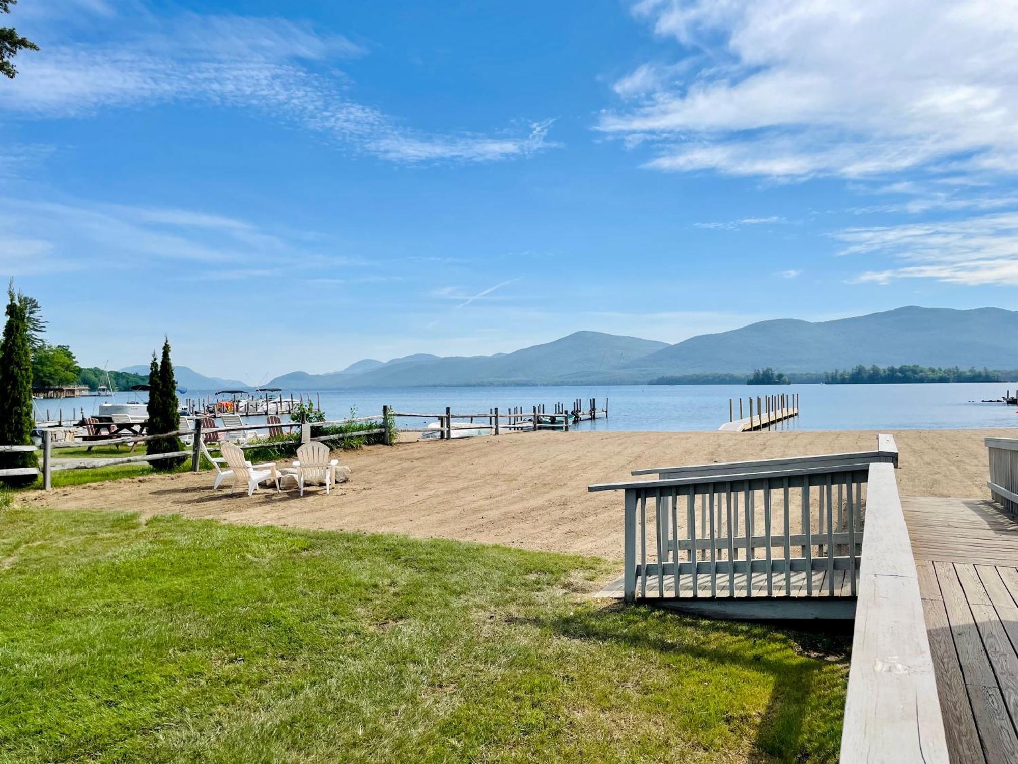 Waters Edge Lodge Lake George Exterior photo