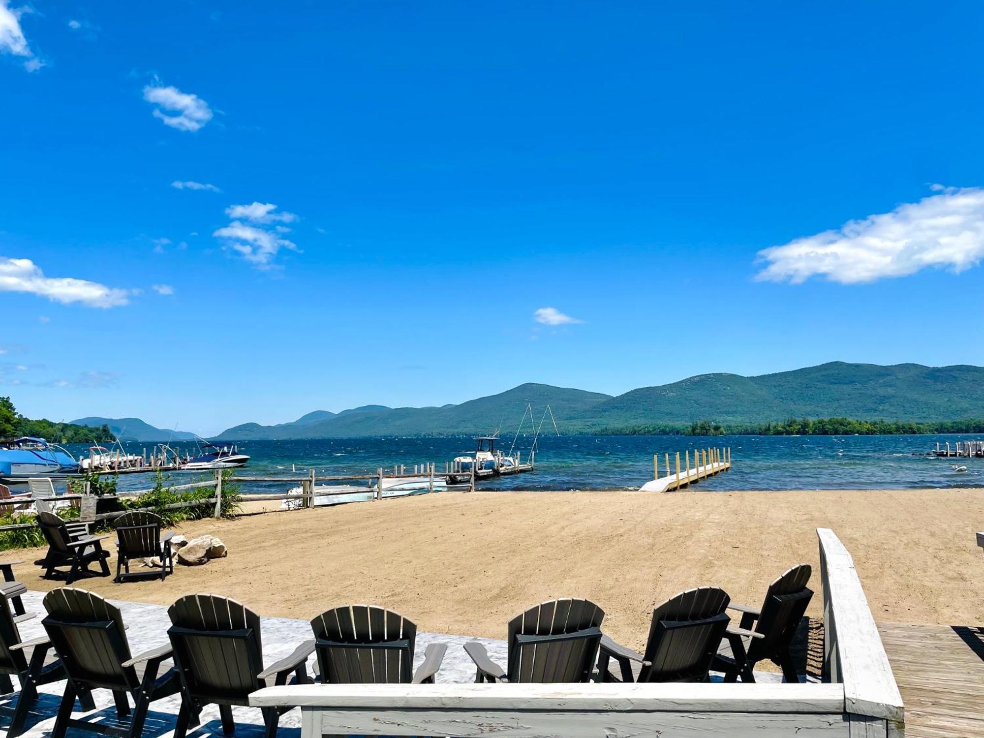 Waters Edge Lodge Lake George Exterior photo