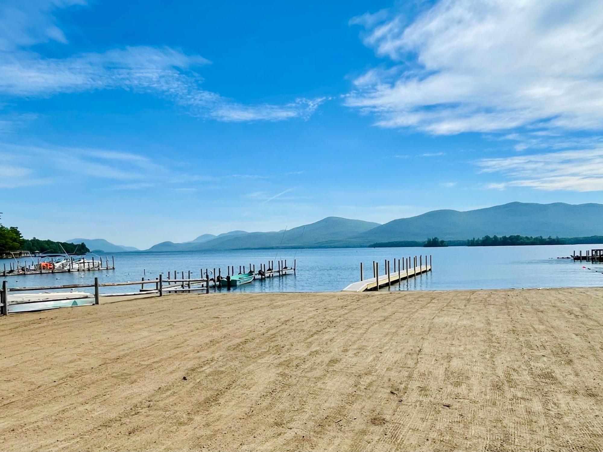 Waters Edge Lodge Lake George Exterior photo