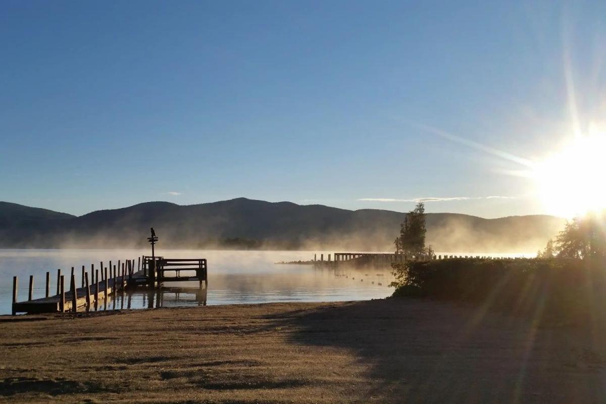 Waters Edge Lodge Lake George Exterior photo